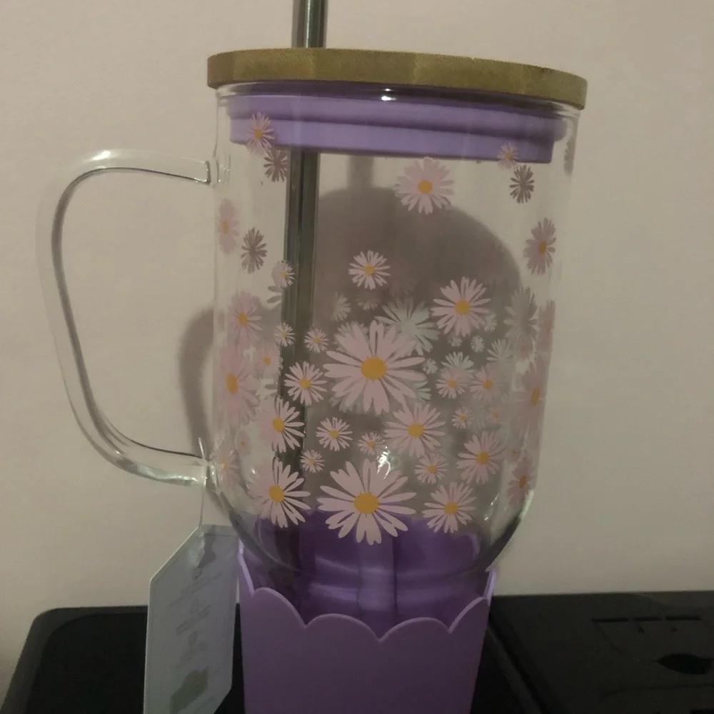 10 Strawberry Street Adria hydration Travel Tumbler lilac daisy pattern